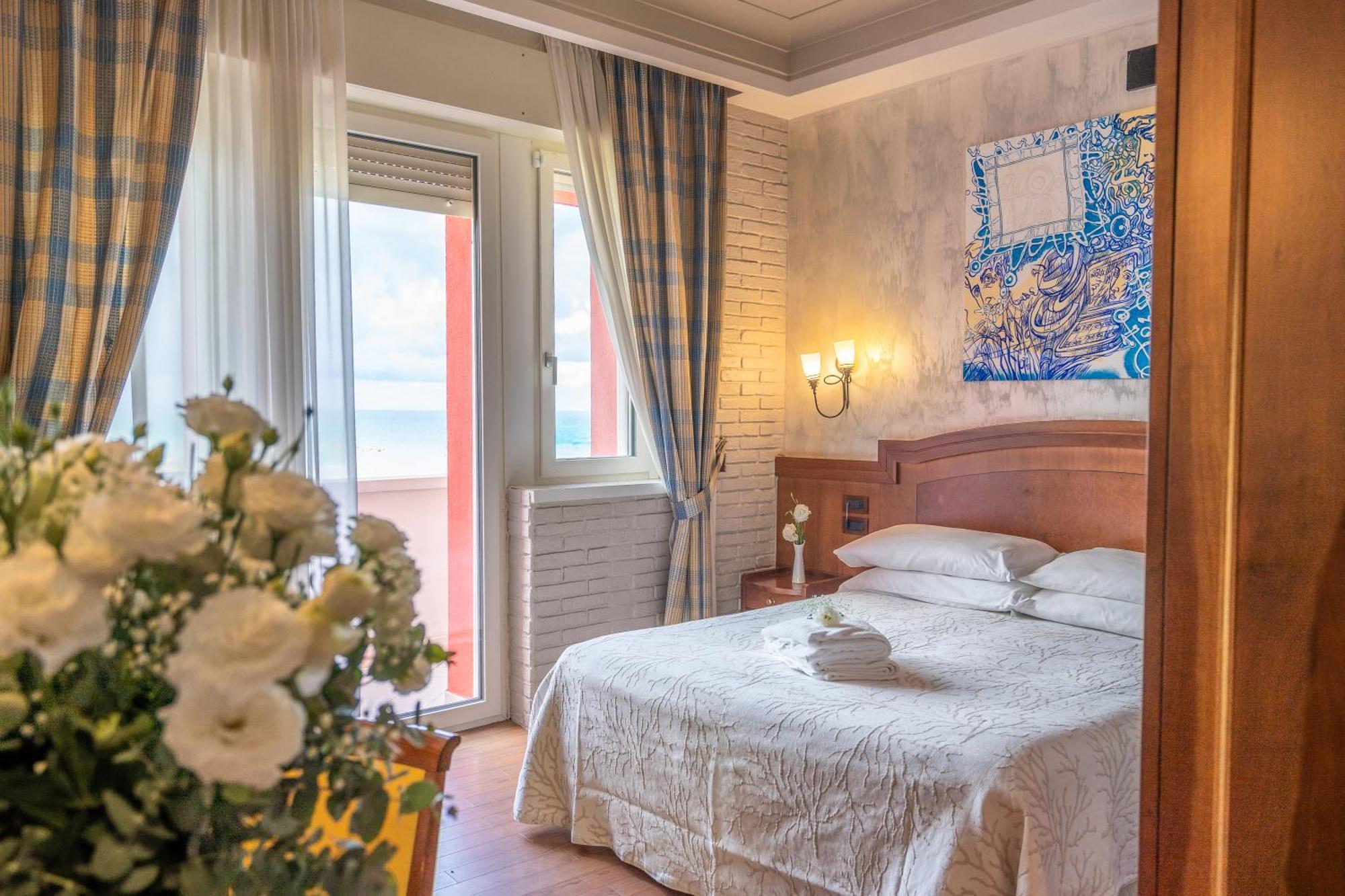 Art Hotel Santa Lucia Термоли Экстерьер фото
