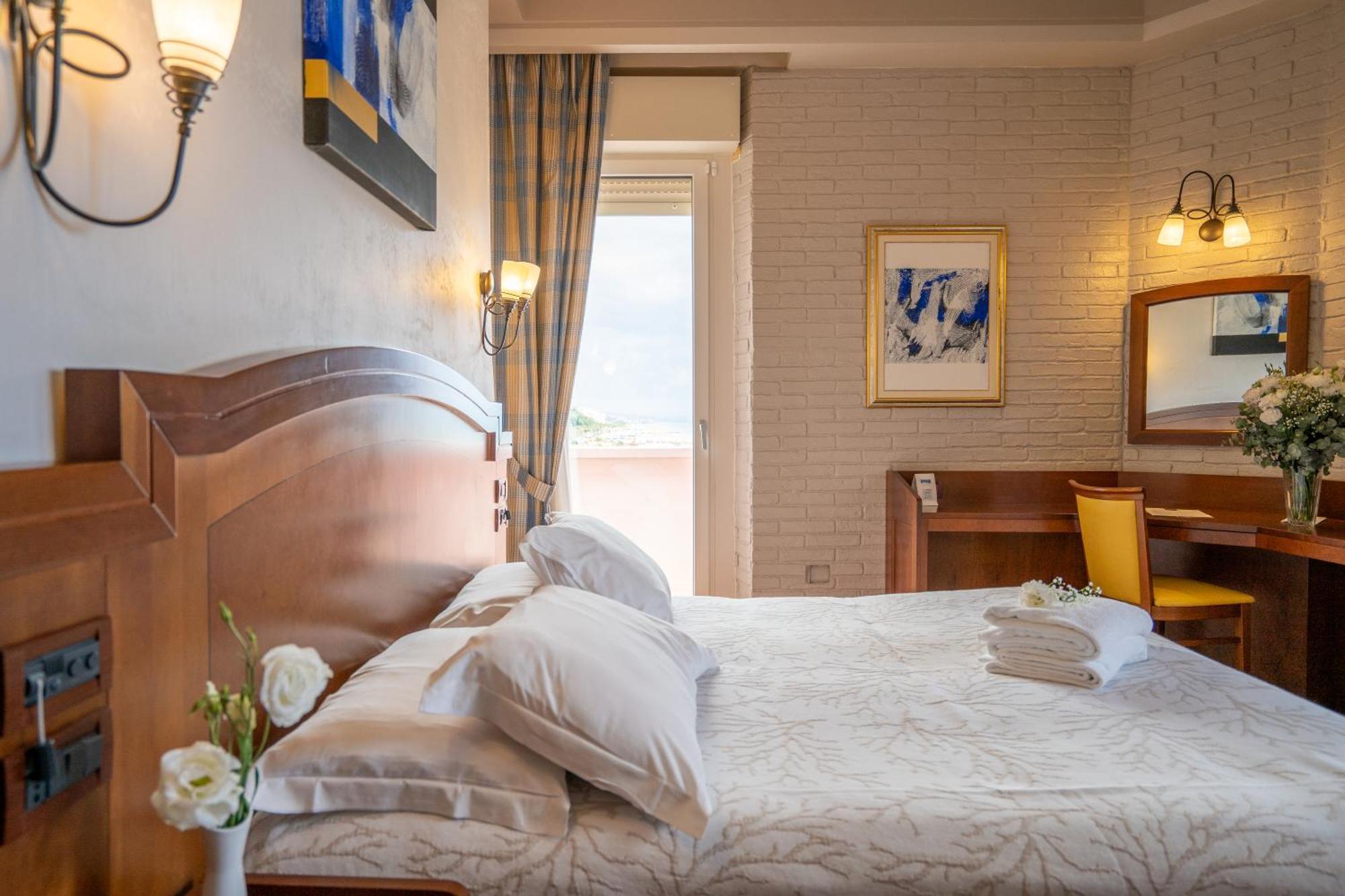 Art Hotel Santa Lucia Термоли Экстерьер фото