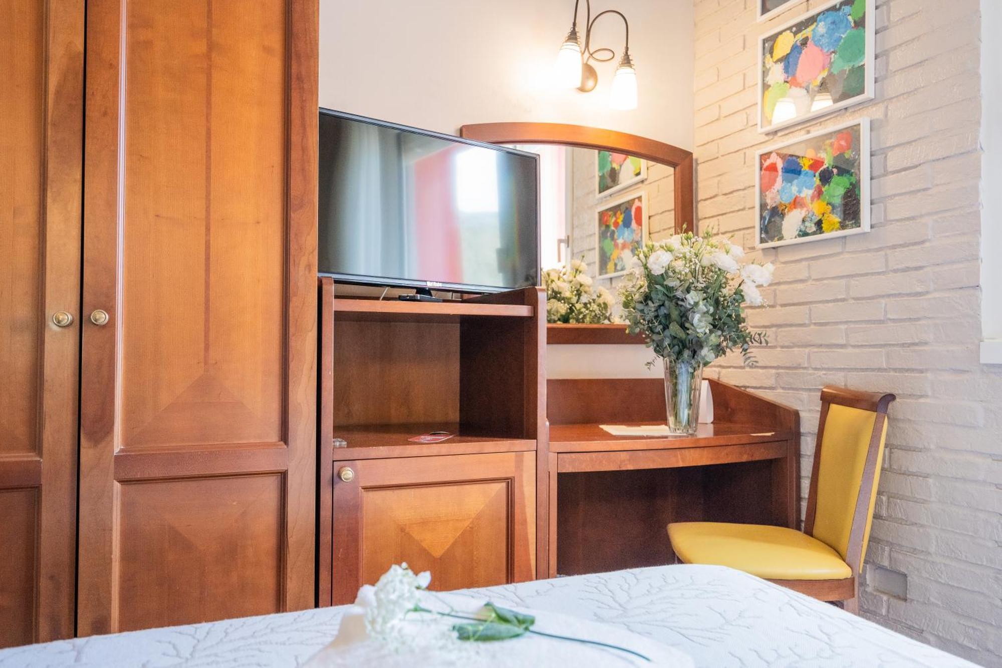 Art Hotel Santa Lucia Термоли Экстерьер фото