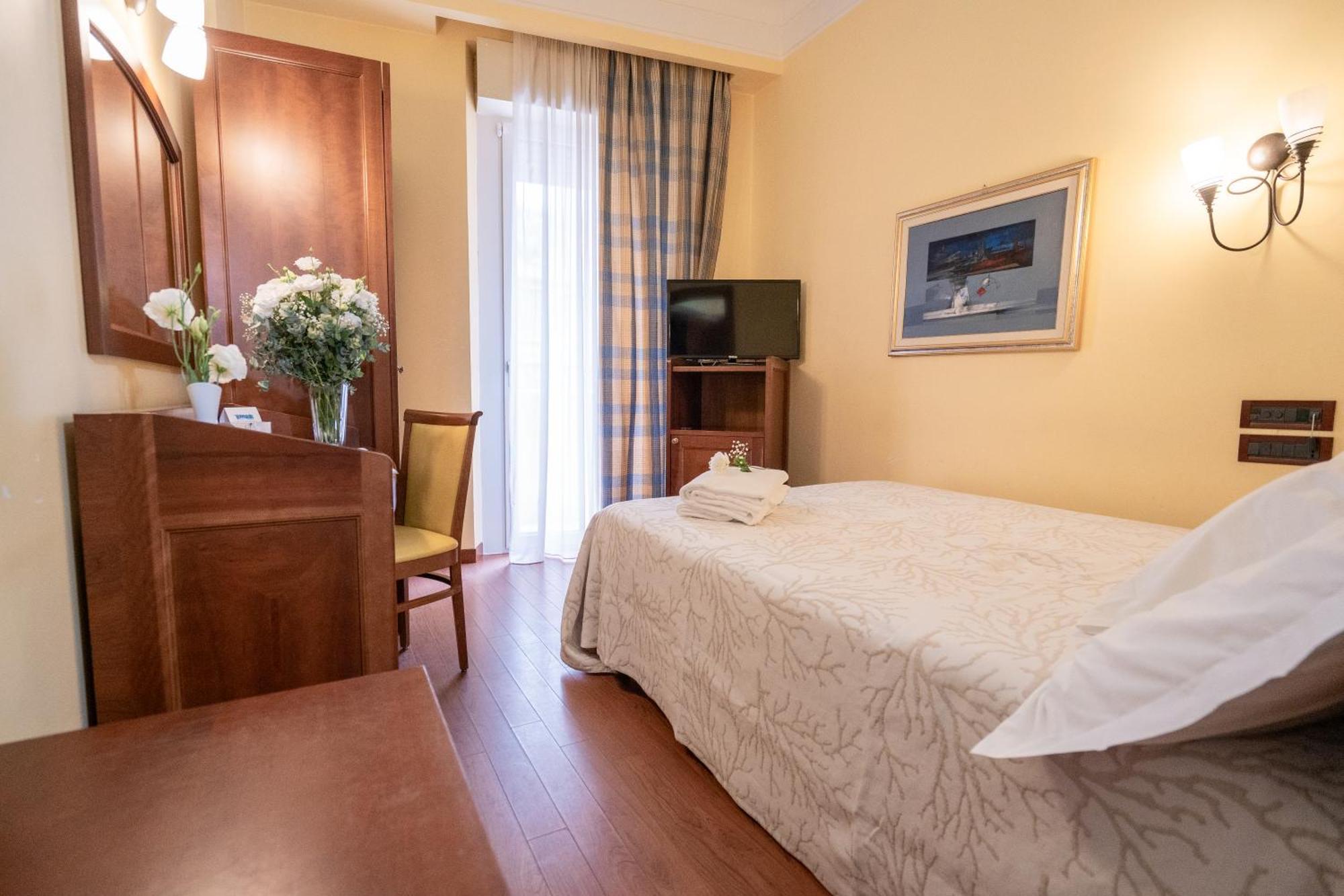 Art Hotel Santa Lucia Термоли Экстерьер фото
