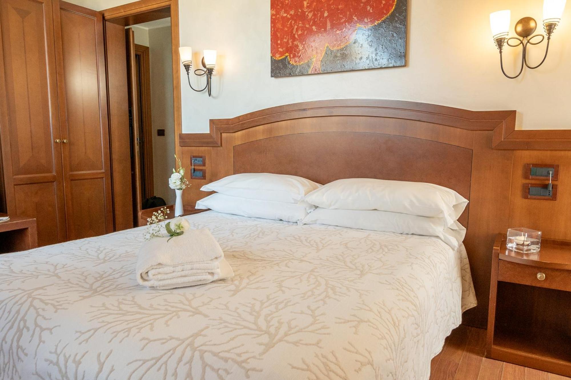 Art Hotel Santa Lucia Термоли Экстерьер фото